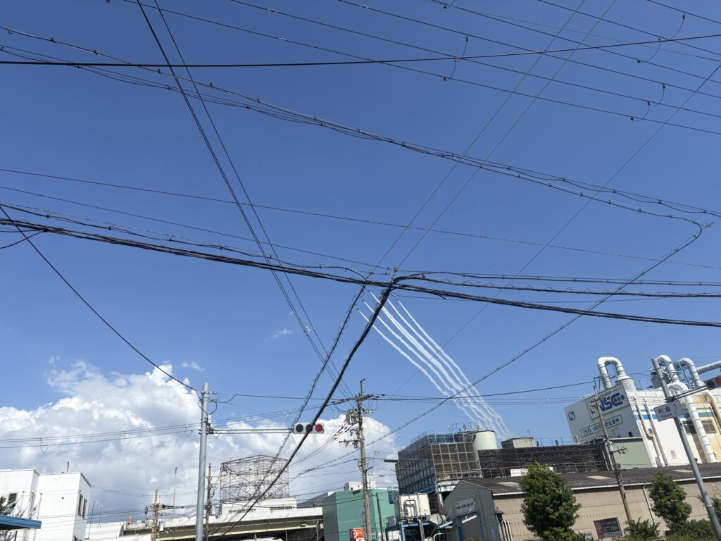 投稿についてもっと詳しく CBXエンジンOH＆ブルーインパルスが店の真上を通過した日